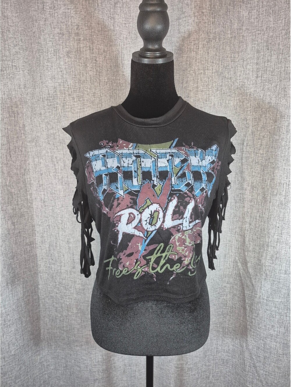 Jasmine Women’s Medium Rock N Roll Fringe Graphic Crop Top Black Sleeveless